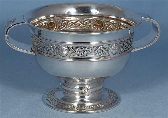 A George V Arts & Crafts silver rose bowl, Dia to handles 258mm, weight 17.5oz/545grms